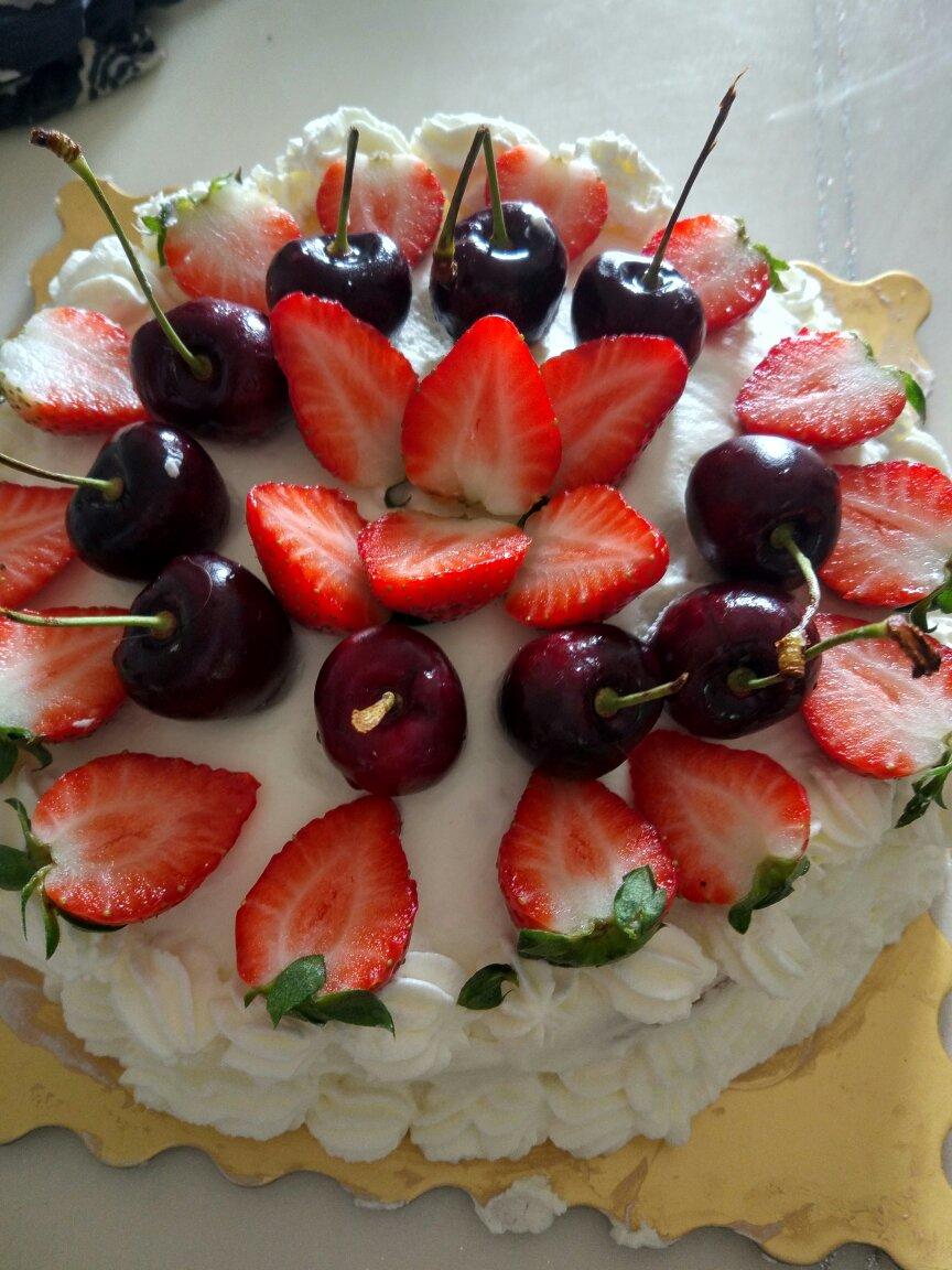戚风水果奶油生日蛋糕