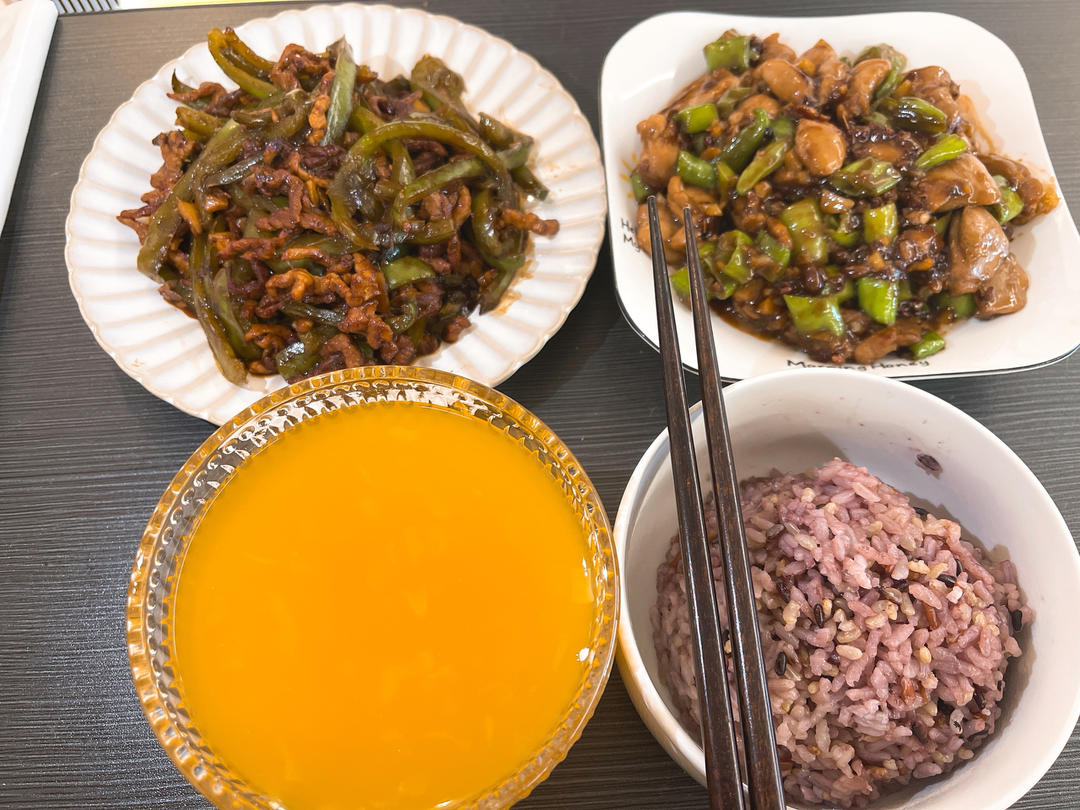 老丁的私房菜-尖椒鸡