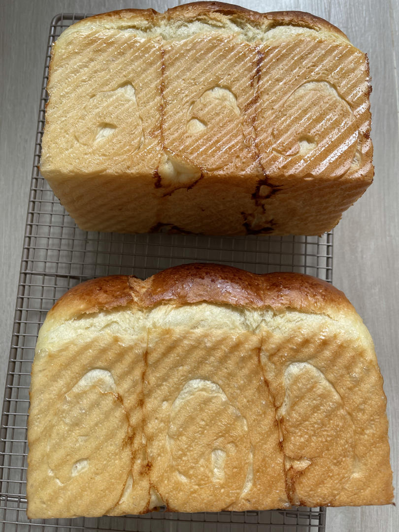 浓香淡奶油吐司强烈推荐！爱长个儿的软胖子，看它在烤箱里疯长心理极度舒适