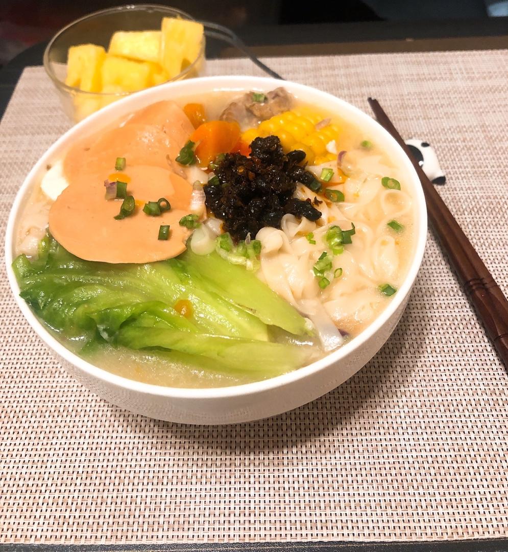 红烧排骨面