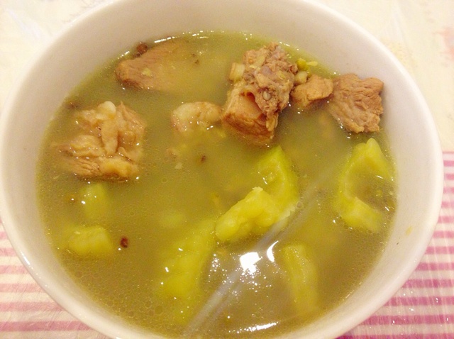 苦瓜排骨汤