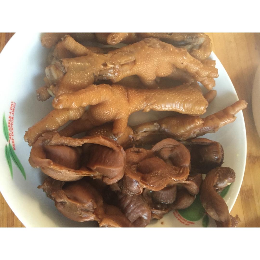 香卤鸭掌（好吃得不得了）