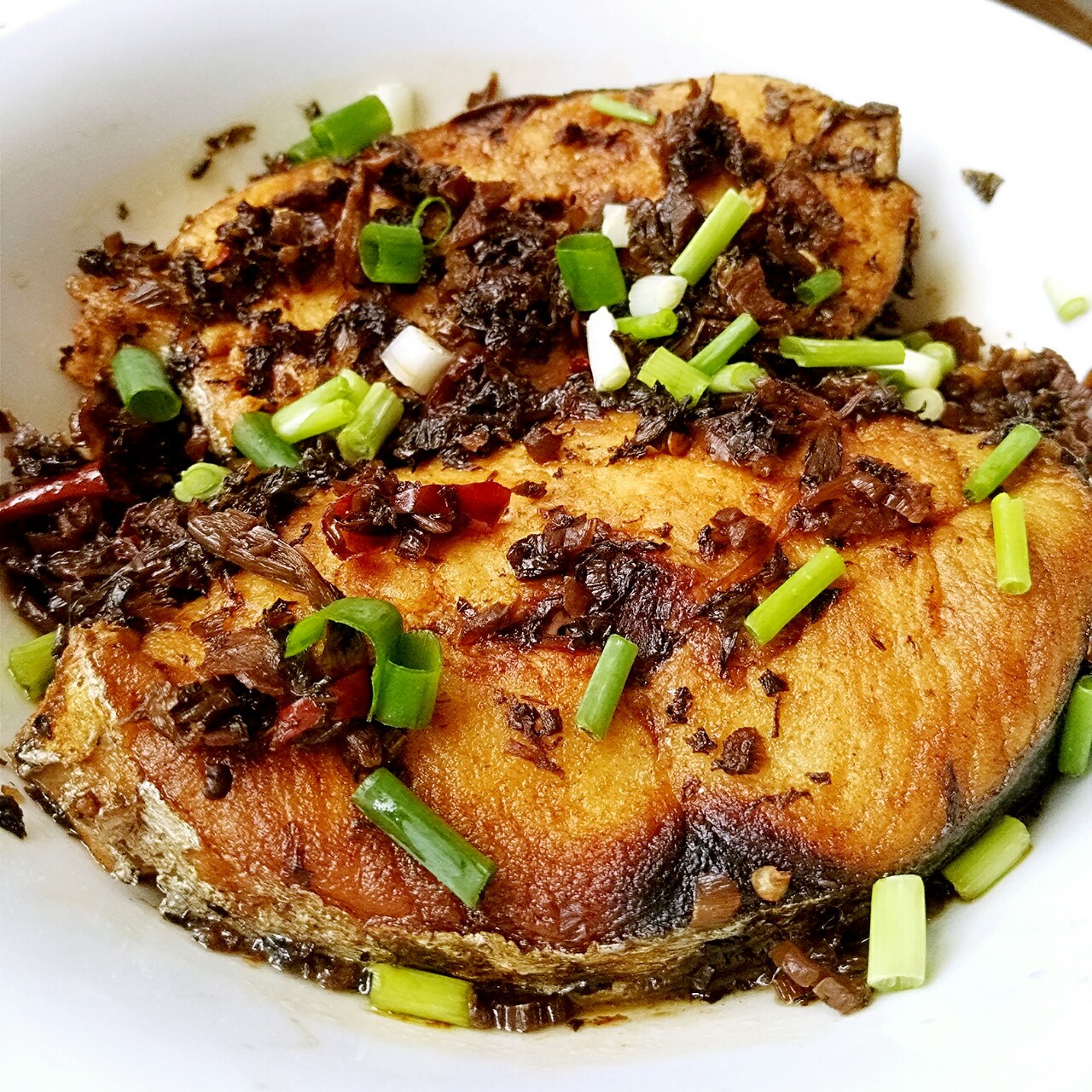梅干菜红烧马鲛鱼