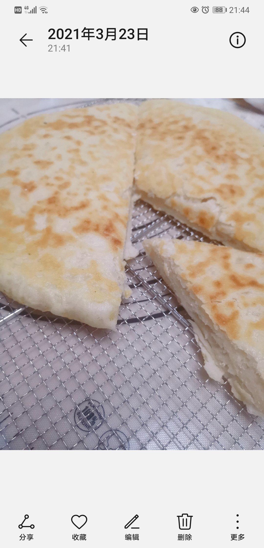 外表焦香、内里松软的发面饼