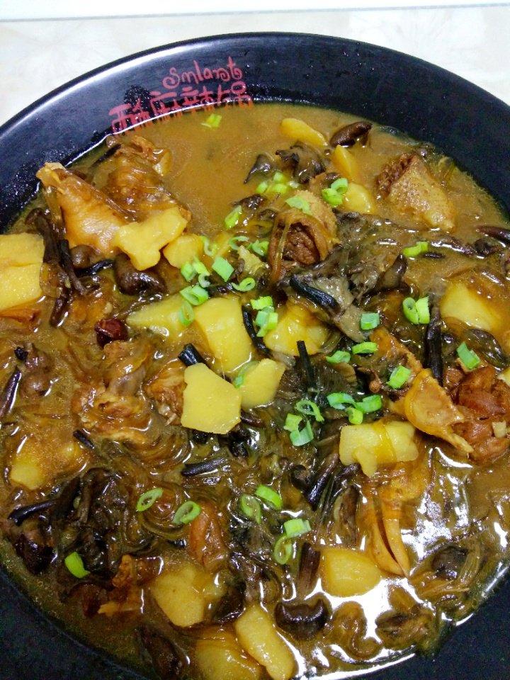 鸡肉土豆炖蘑菇