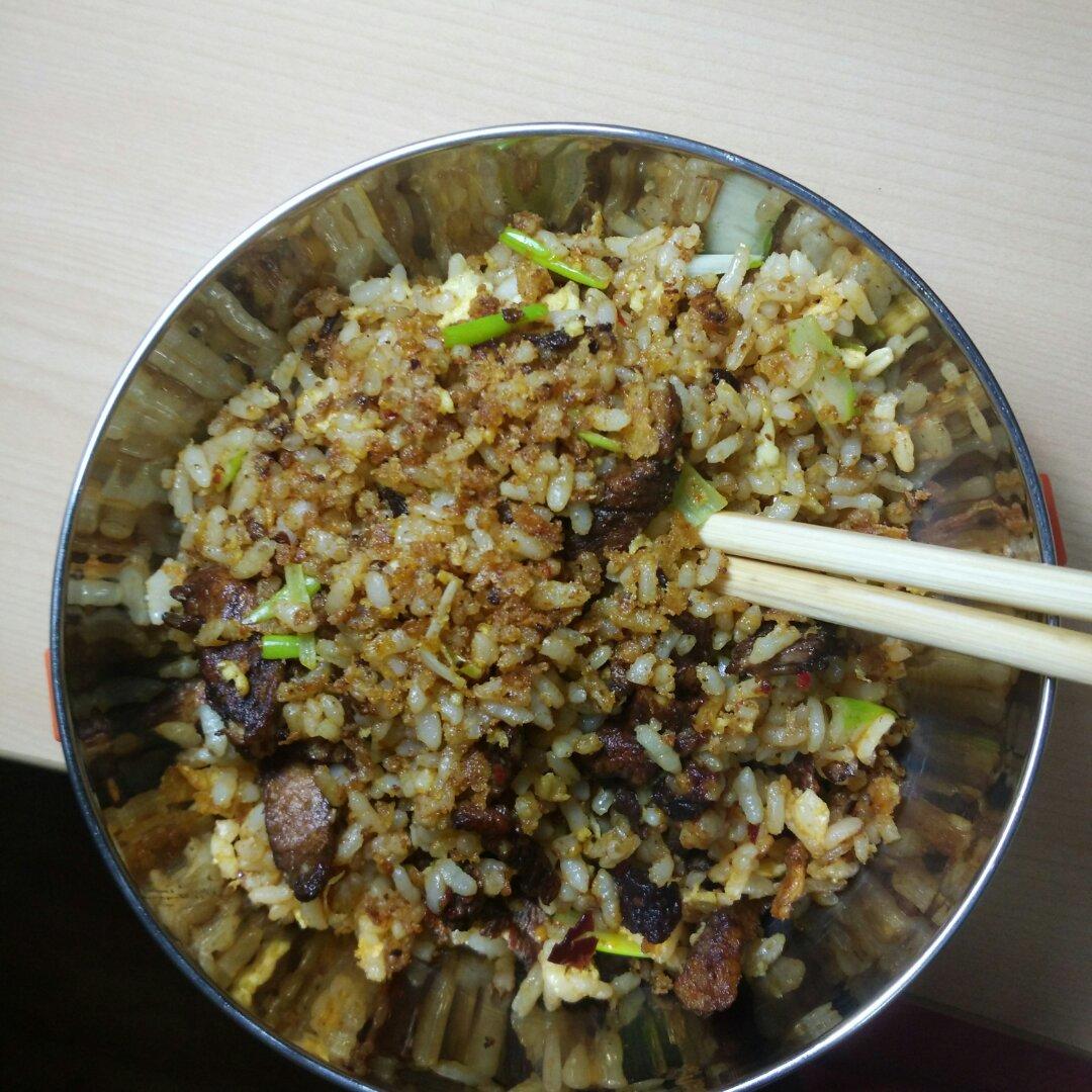 肉粒香肠蛋炒饭