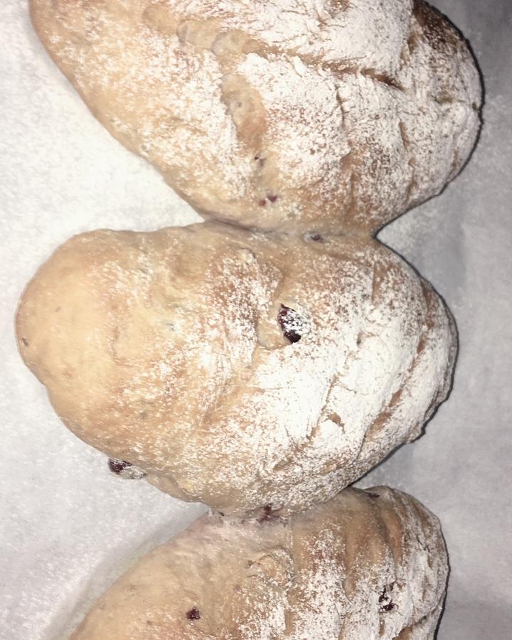 全麦蔓越莓核桃软欧包