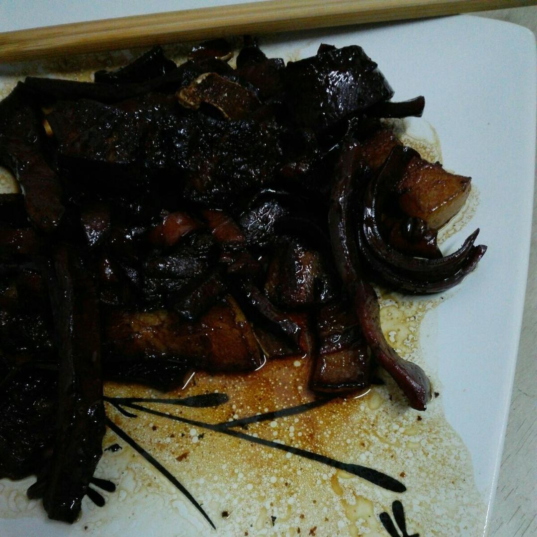 鱿鱼干烧五花肉