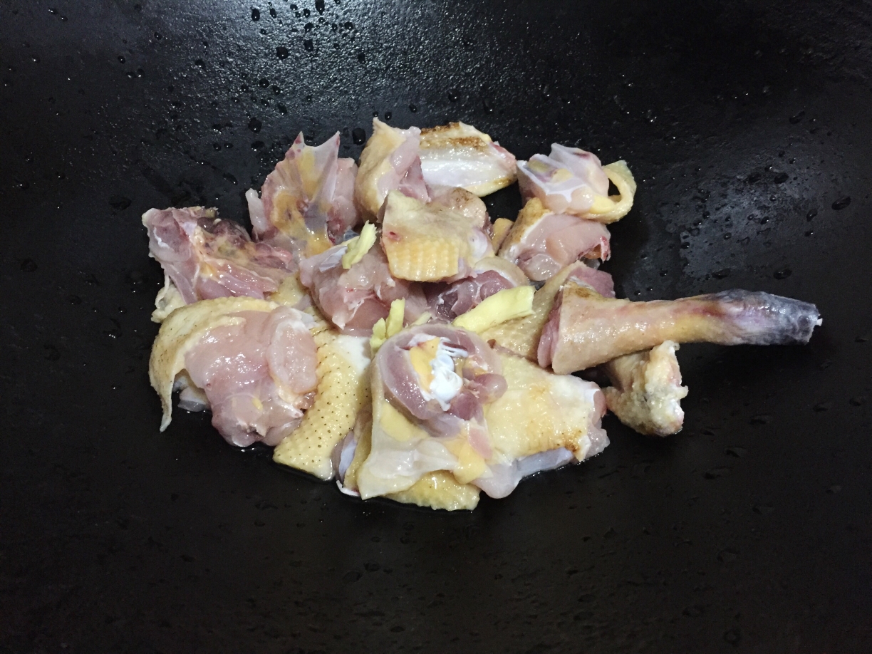 羊肚菌炖鸡汤（超详细攻略）的做法 步骤6