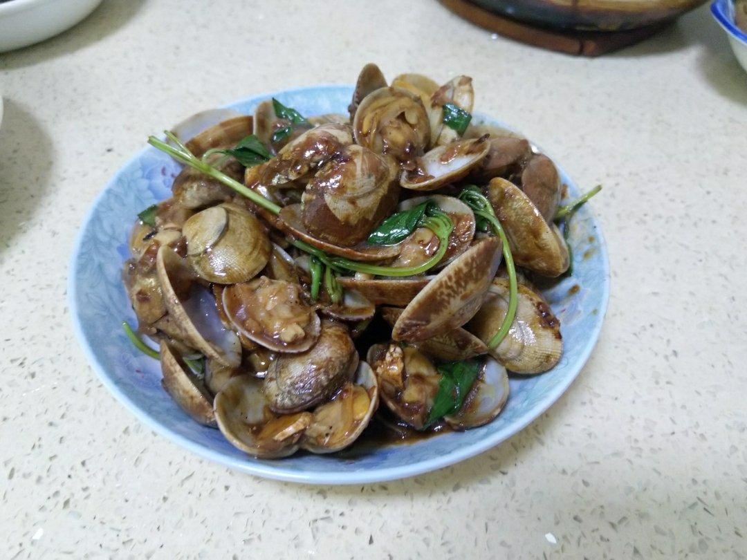 蒜香炒花甲