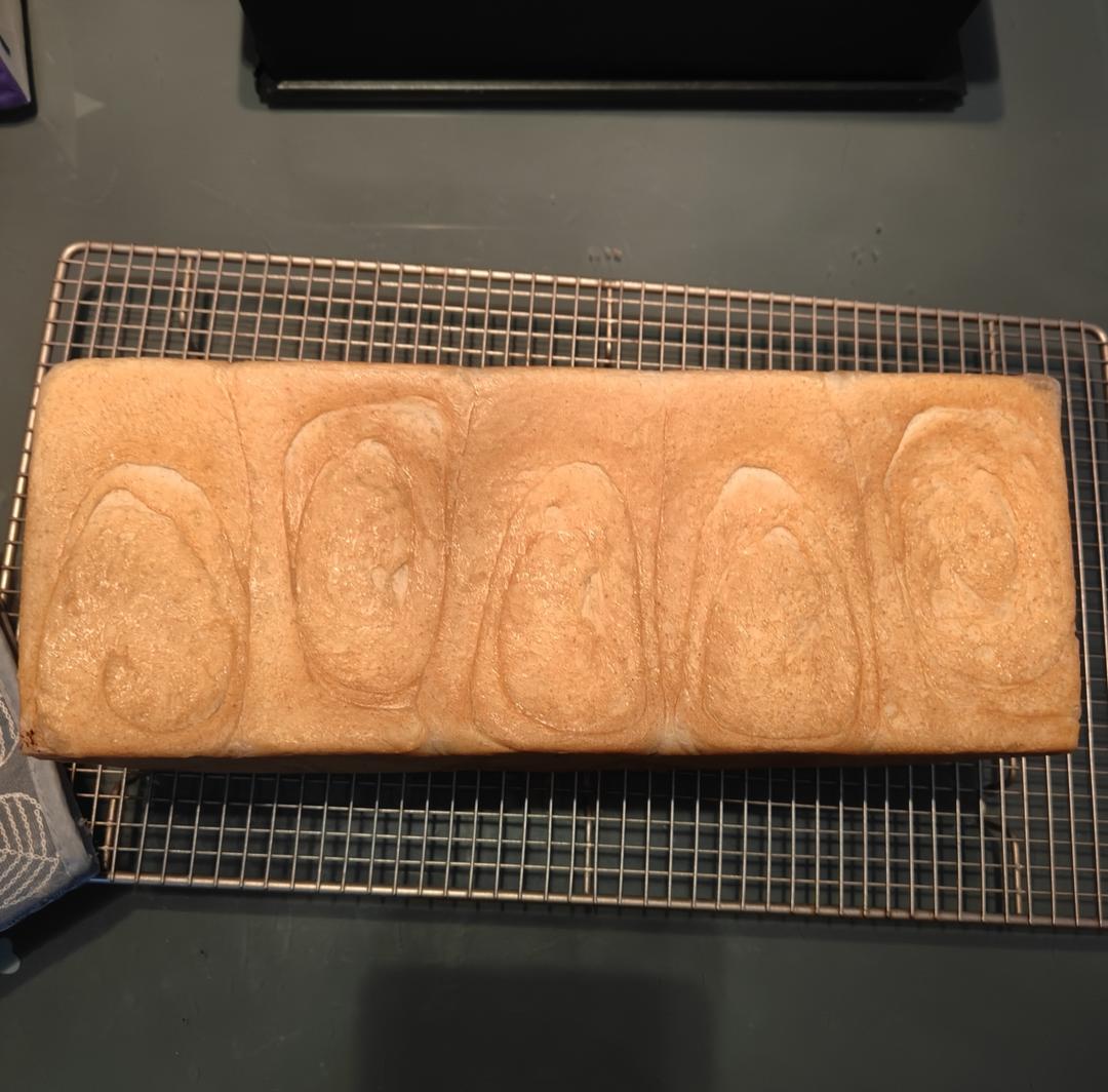 超级绵~奶白吐司