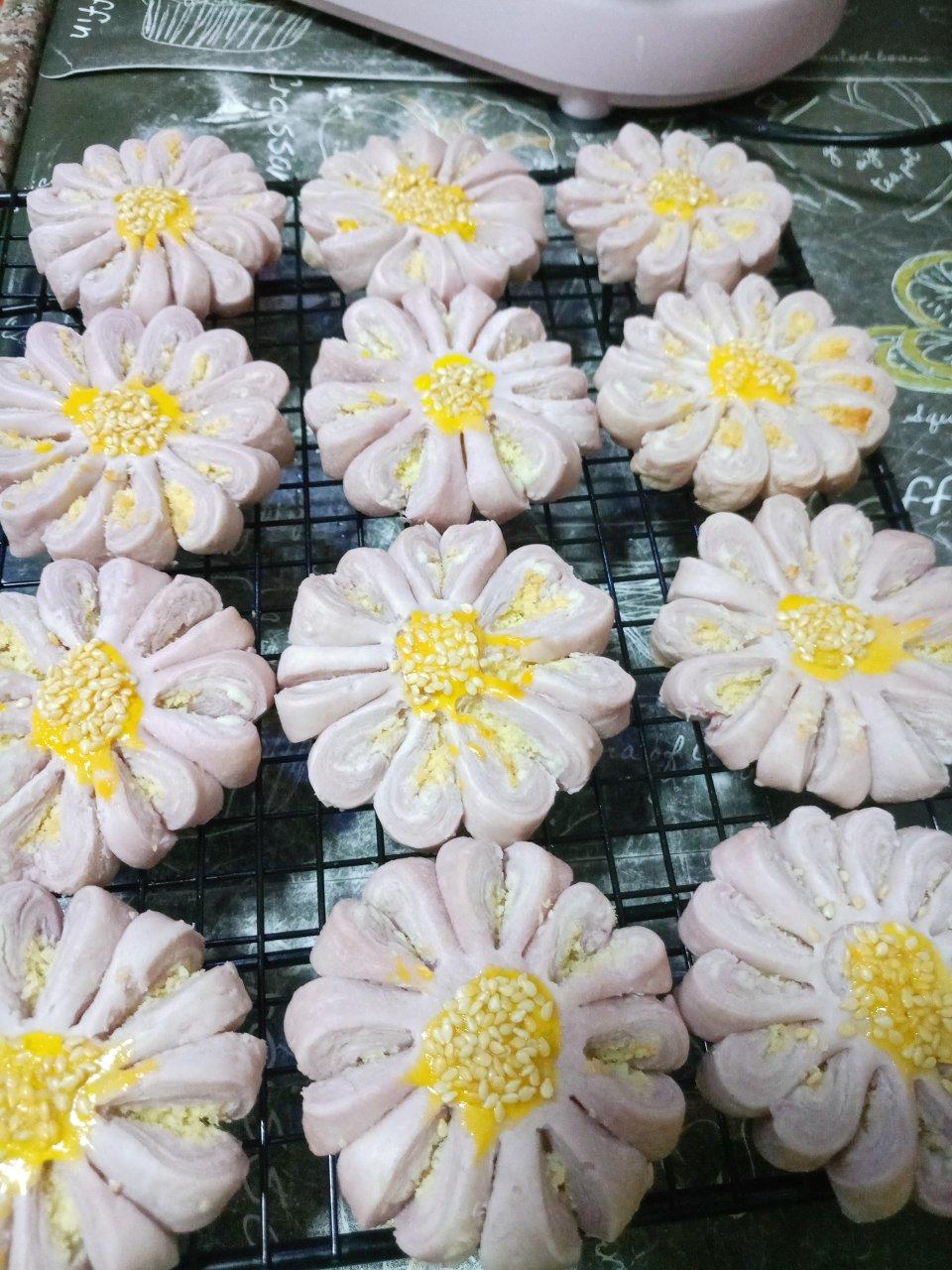 为春天🌿而生的菊花酥