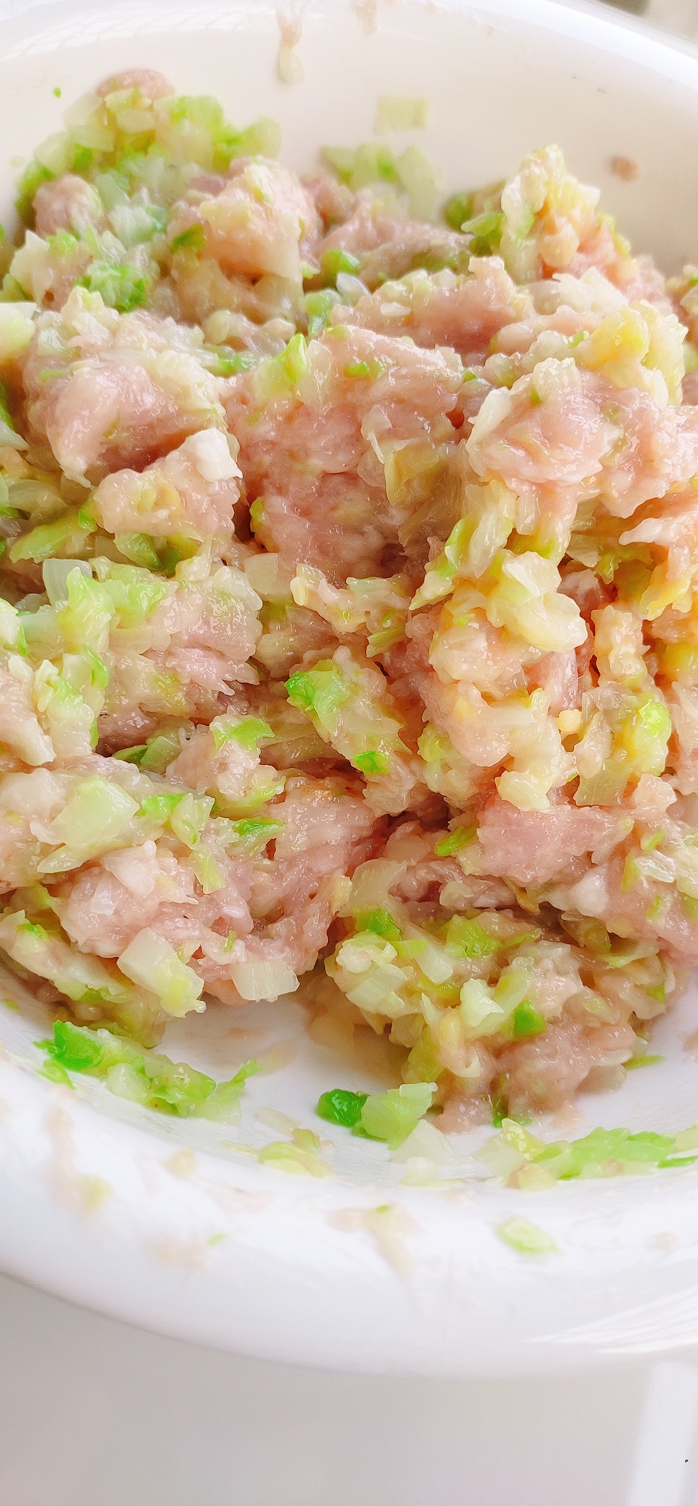 鲜美猪肉虾肉馅儿馄饨【包心菜+猪肉+虾泥】的做法