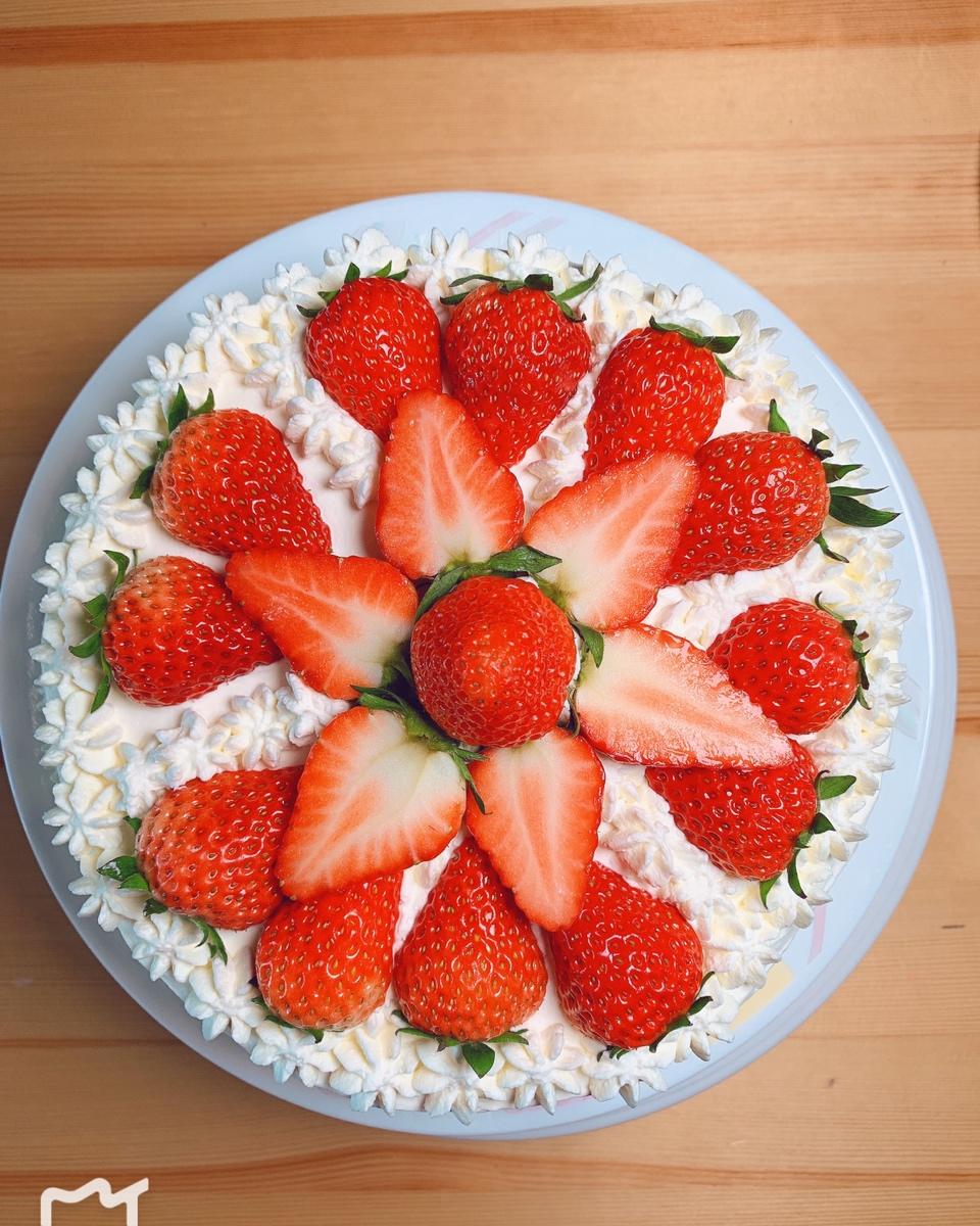 草莓鲜奶油蛋糕