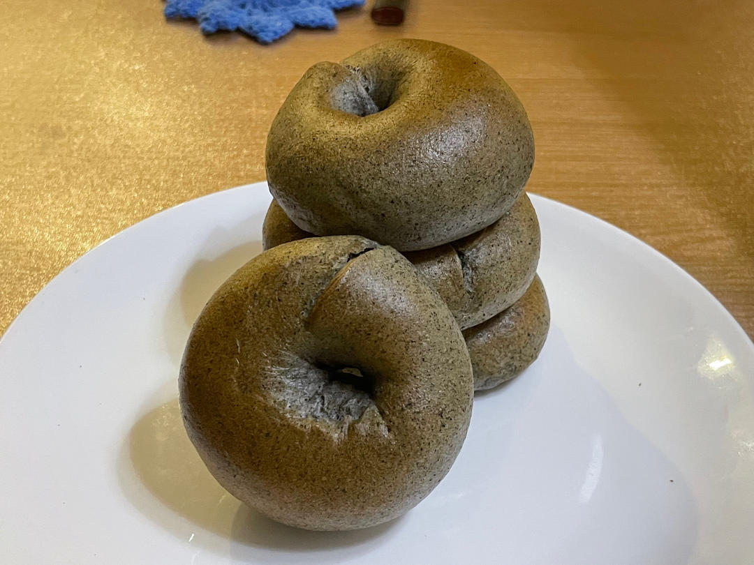 双重黑芝麻奶酥贝果