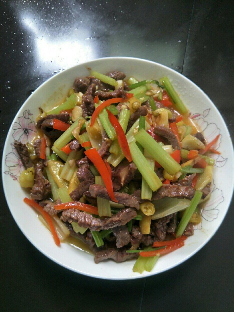 芹菜炒牛肉