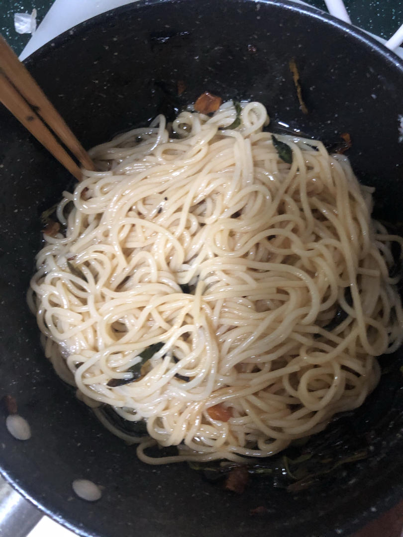 10分钟搞定的一碗葱油拌面