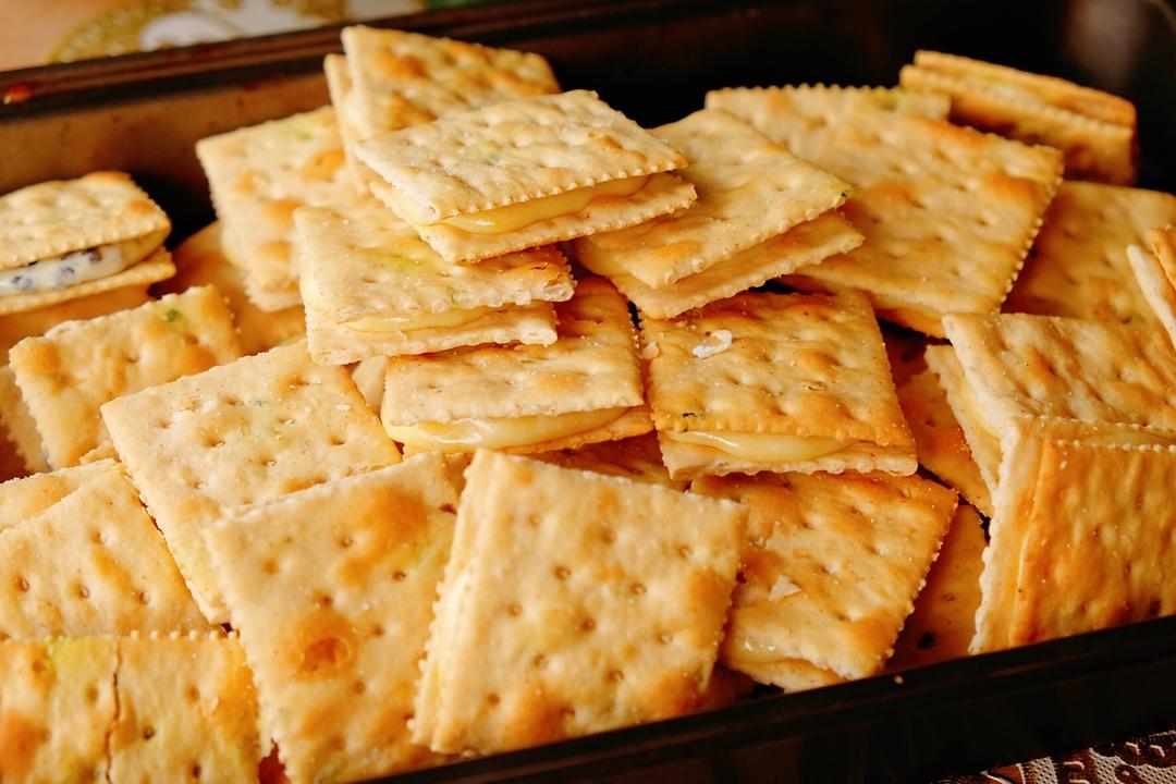 黑芝麻蛋香牛扎饼干🍪（附小饼干做法）