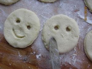 土豆传奇笑脸土豆饼干的做法 步骤4