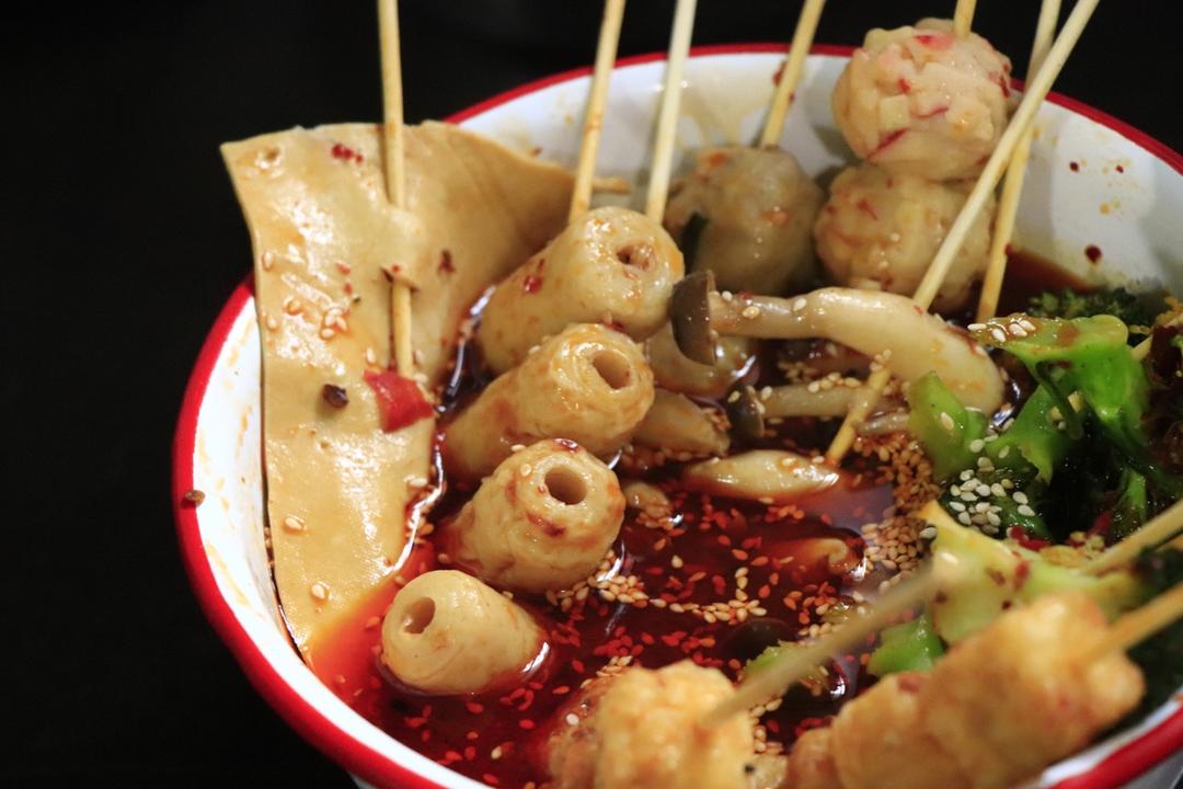 不吃路边摊，不放添加剂，自己在家就能做超好吃的串串香（红油钵钵鸡）