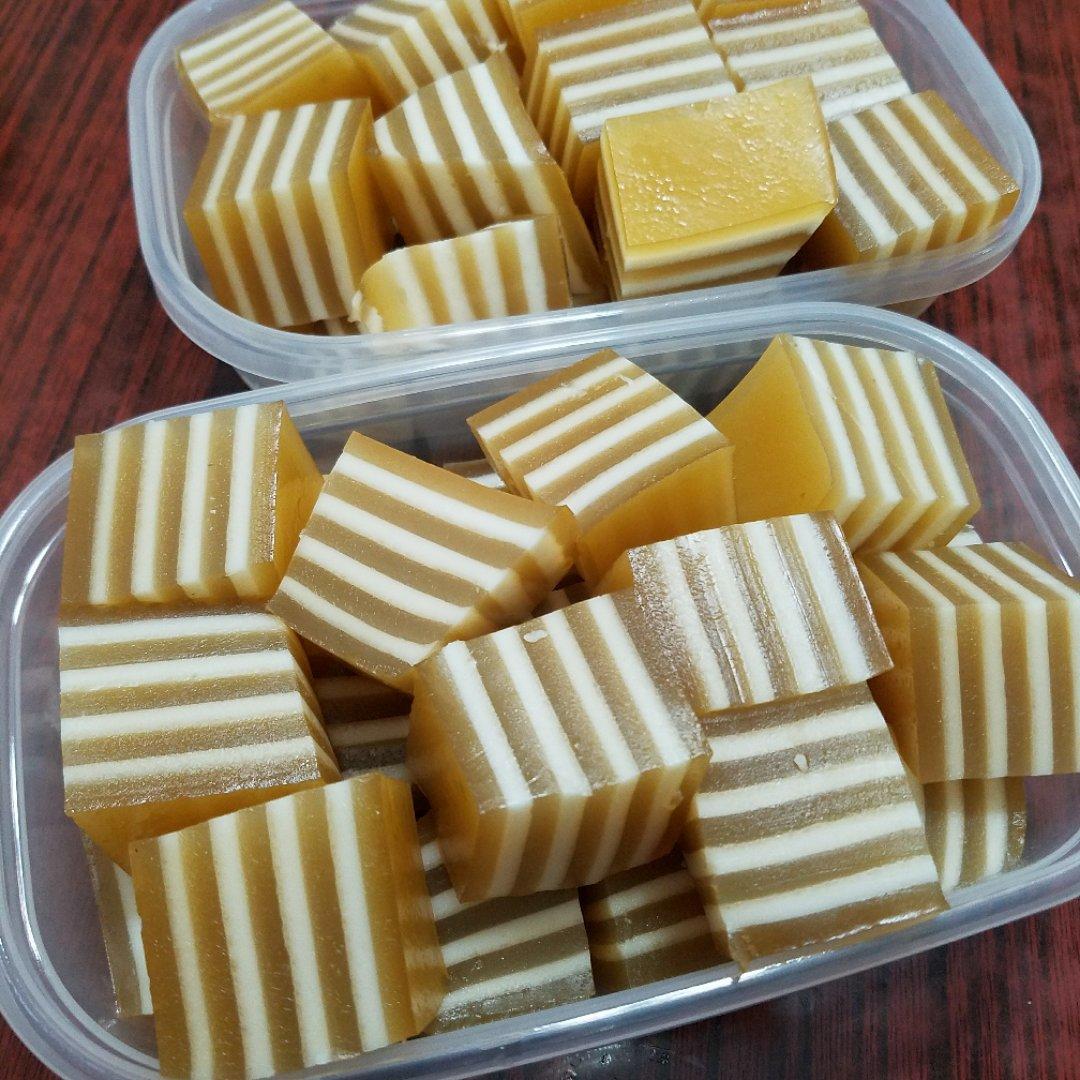 mingyoyo做的q弹椰汁千层糕马蹄糕