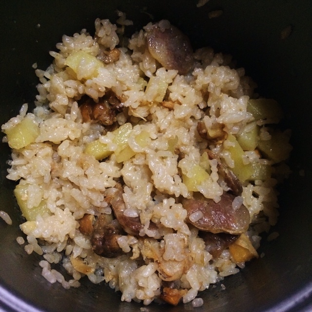 电饭锅版香菇腊肠饭