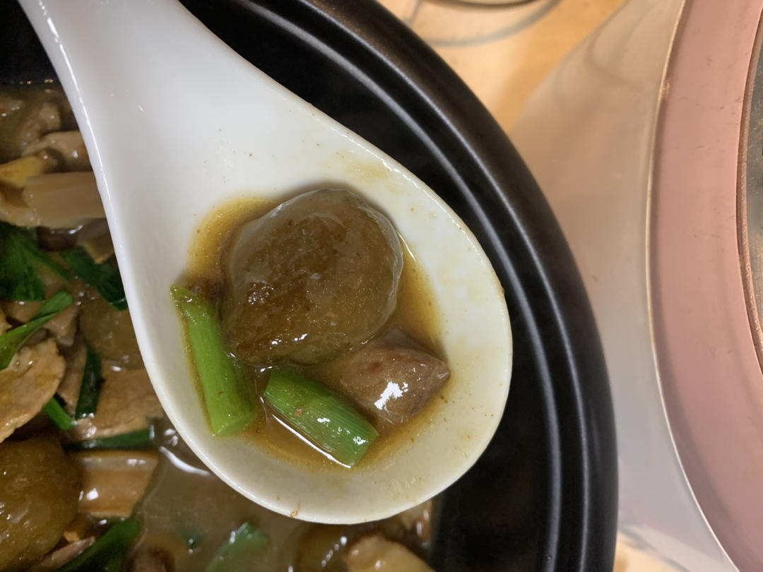 过年大团圆，年夜饭必需有的团圆菜，山芋粉圆子烧肉上场咯🥰