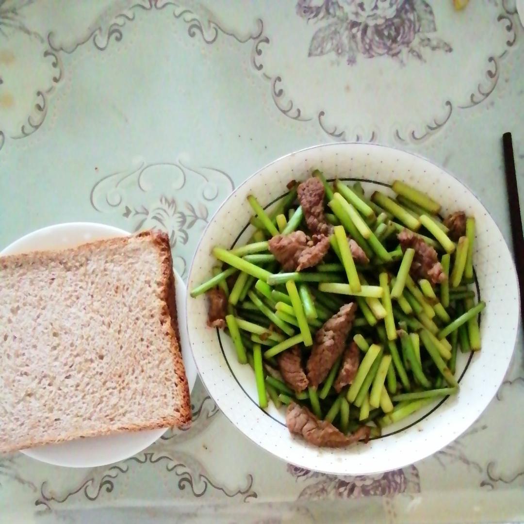 蒜苗炒肉
