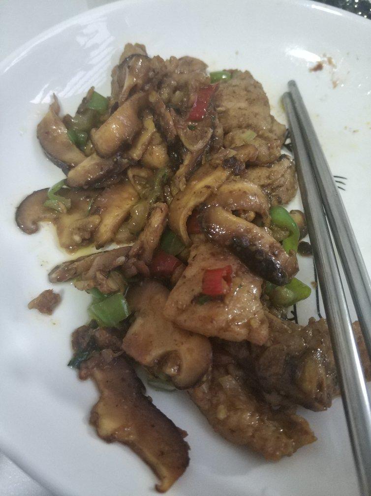 超级下饭香菇炒肉