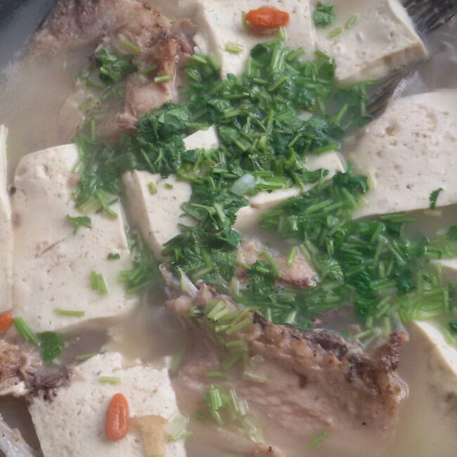 奶色鲫鱼汤