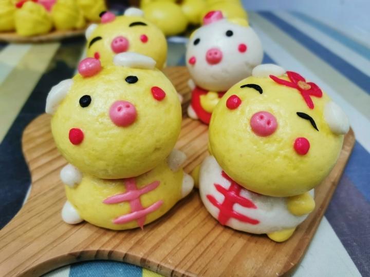【卡通馒头&卡通包】猪猪情侣贺新春