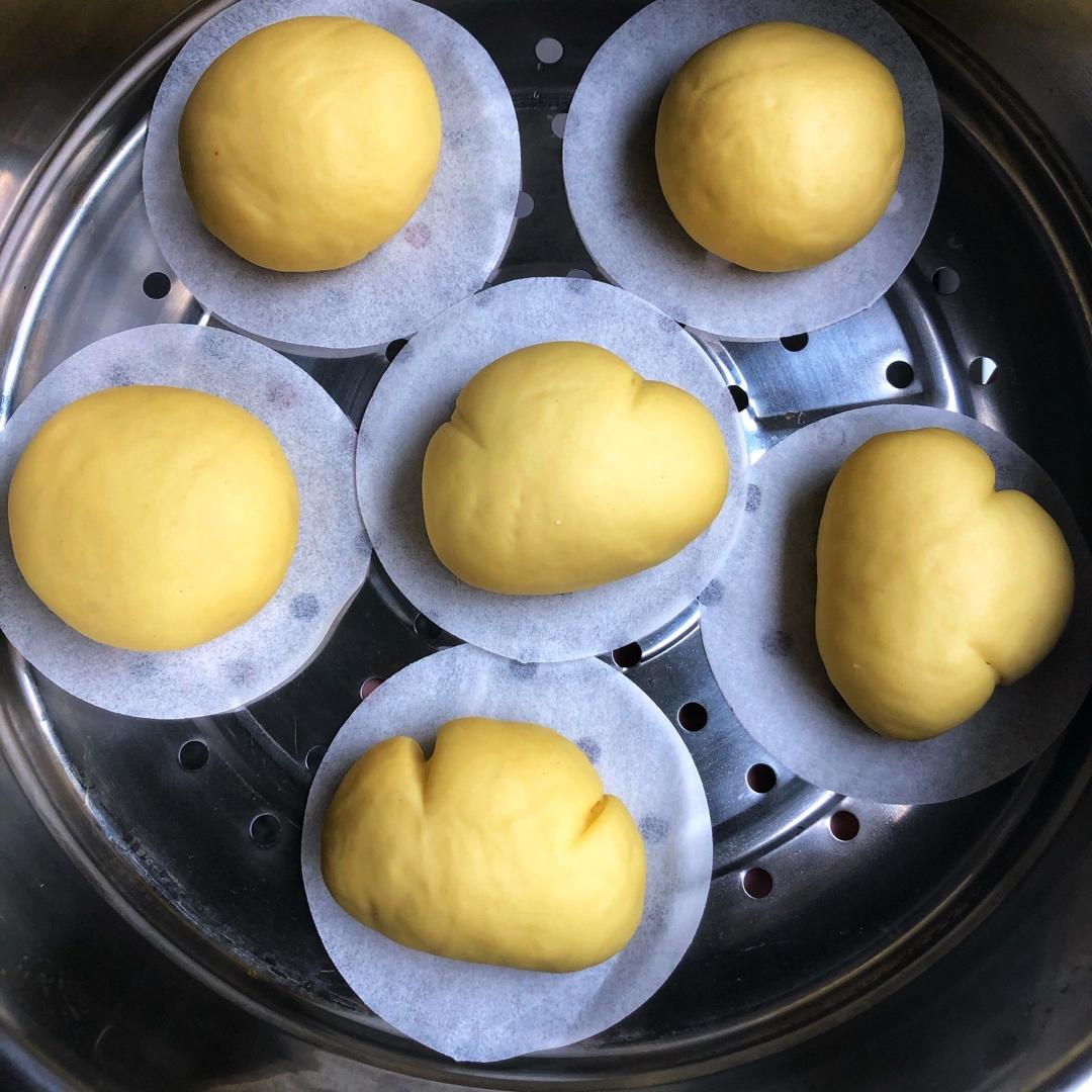 像面包般柔软的奶香馒头（最简单的揉面做法)