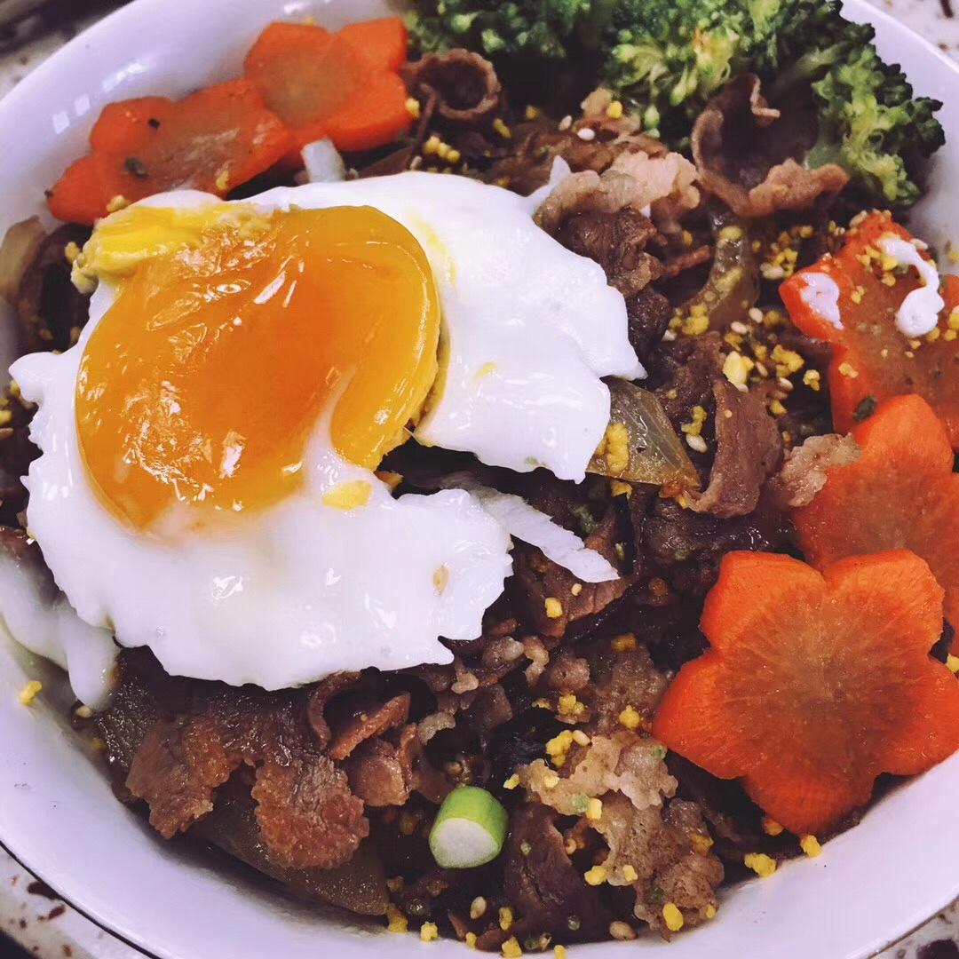 甩吉野家N条街的牛丼饭