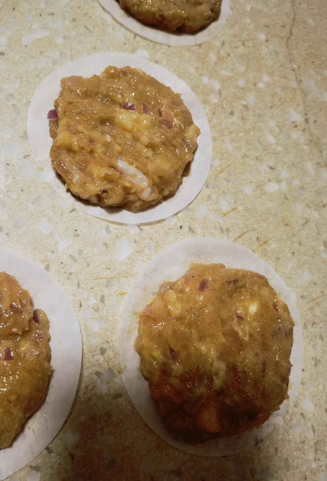 自制鸡肉汉堡包——肉饼和汉堡胚的制作