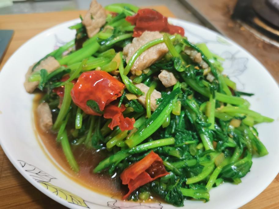 茼蒿炒肉
