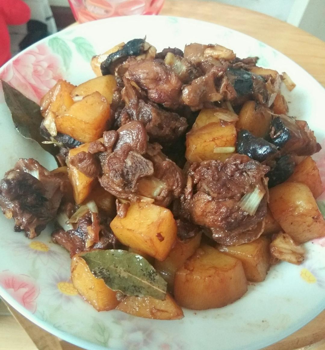 土豆焖鸭