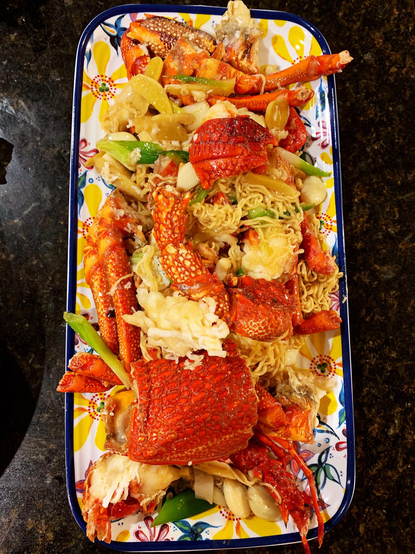 澳洲大龙虾的标准吃法