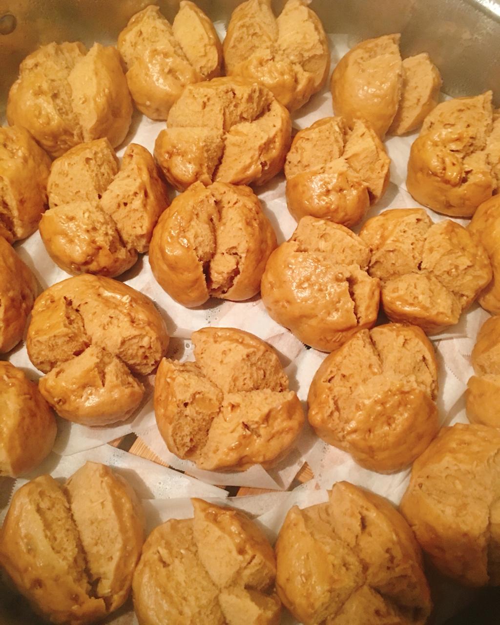 秋秋私厨做的红糖燕麦开花馒头