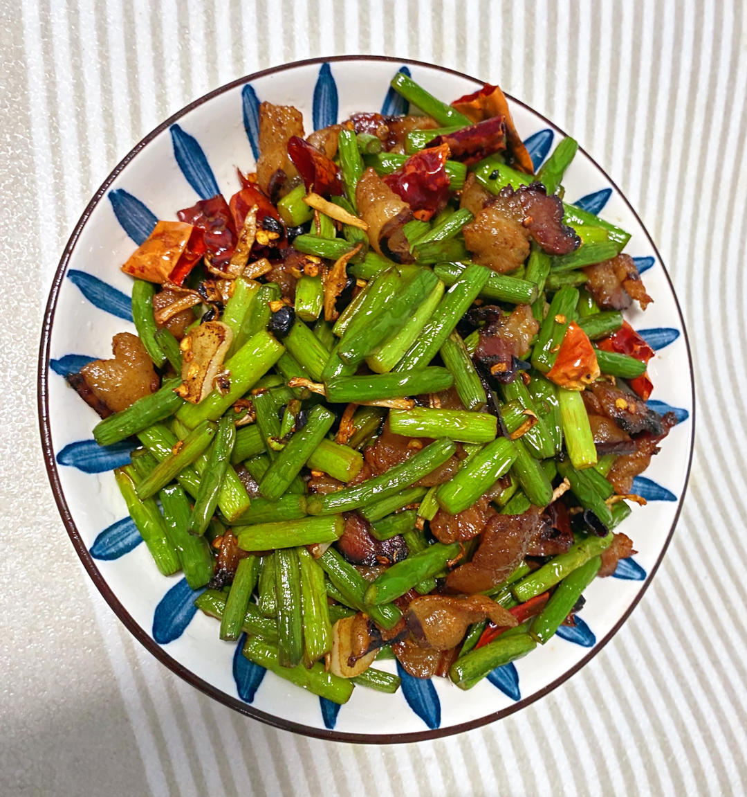 超级下饭的一道菜蒜苔炒风干腊肉