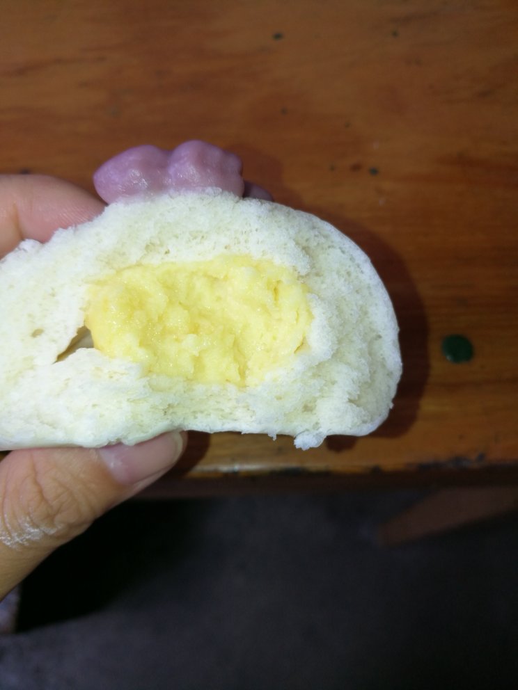 松软香甜的奶黄包，很快就可以搞定。