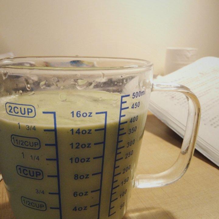 苹果牛油果奶昔