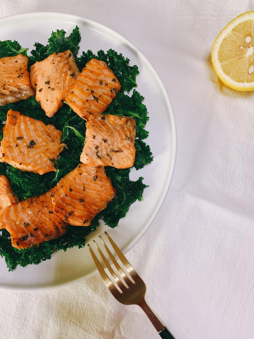 羽衣甘蓝三文鱼沙拉