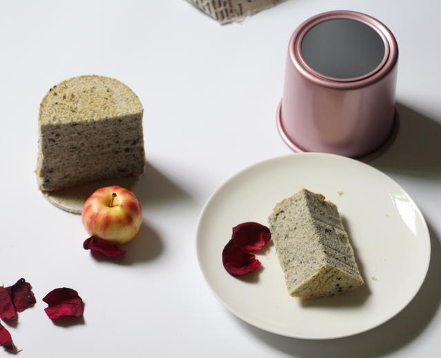 4寸芝麻戚风蛋糕的做法