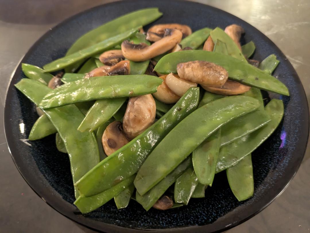 荷兰豆炒蘑菇