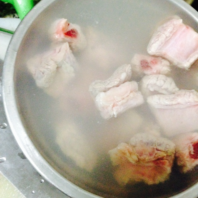 排骨焖饭（电饭锅版）的做法 步骤2