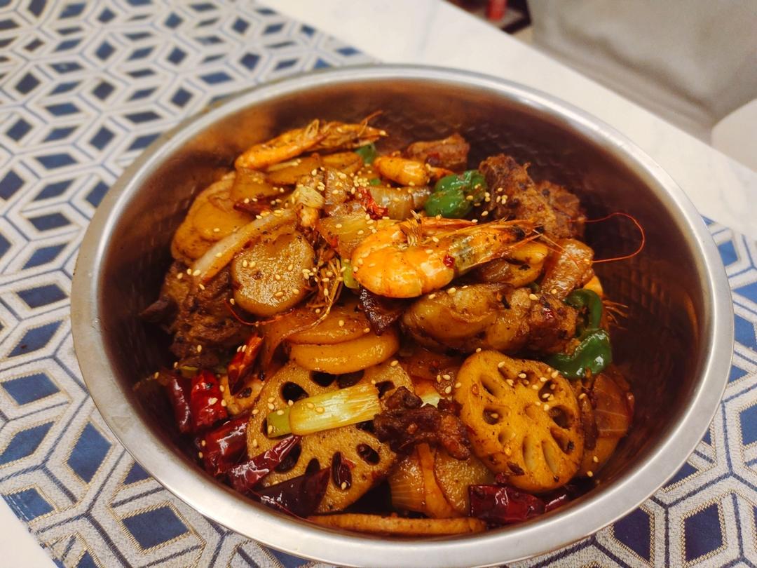 三拼干锅，简单易做还好吃，最主要是微辣