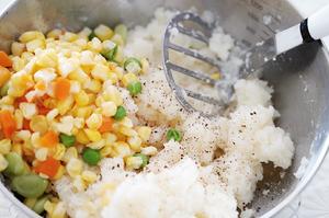 玉米金枪鱼土豆泥沙拉的做法 步骤4