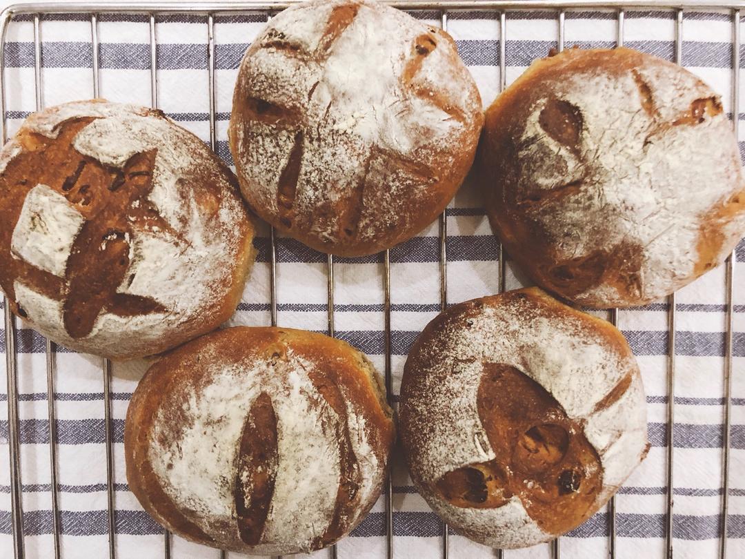 红酒桂圆全麦软欧