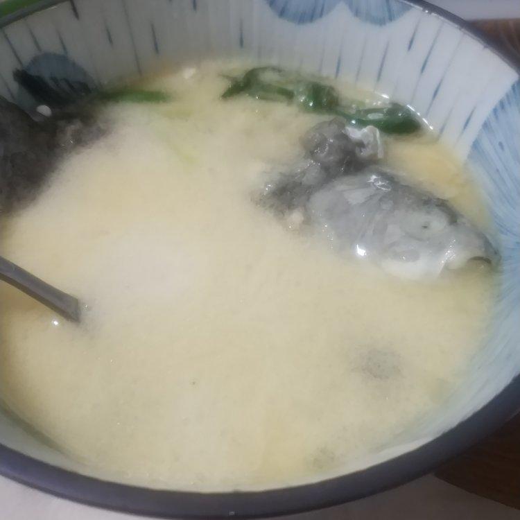 奶白鲫鱼汤