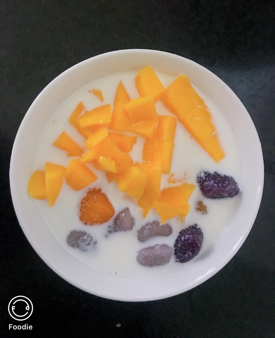 芋圆芒果椰汁西米露